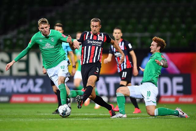 灰熊5连胜送鹈鹕7连败 杨21+11老鹰双杀骑士